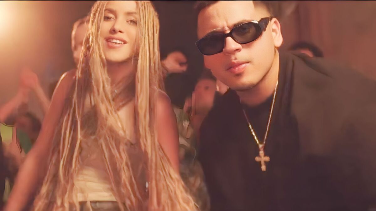 Shakira Feat. Fuerza Regida – El Jefe (Браво Хит)